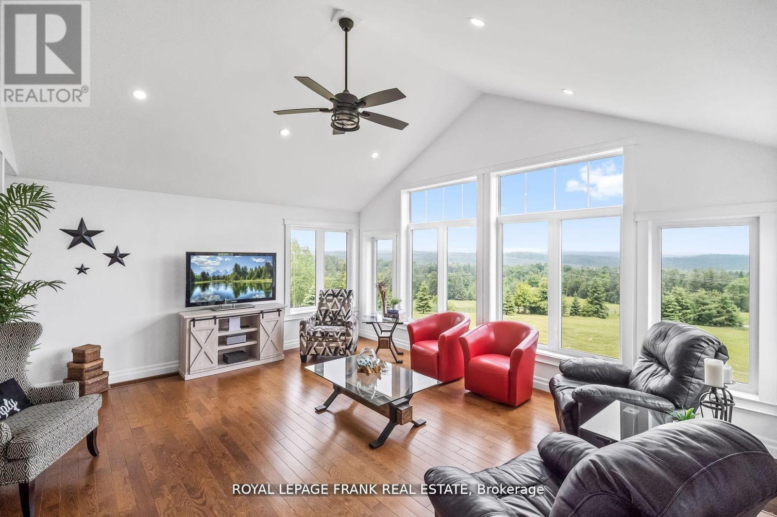 












370 DETLOR ROAD

,
Bancroft (Dungannon Ward),




Ontario
K0L1C0

