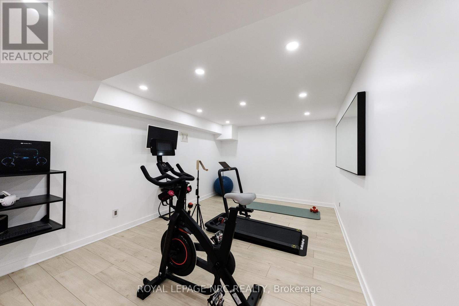 












7 SARAH COURT

,
St. Catharines (Grapeview),




Ontario
L2S3R6

