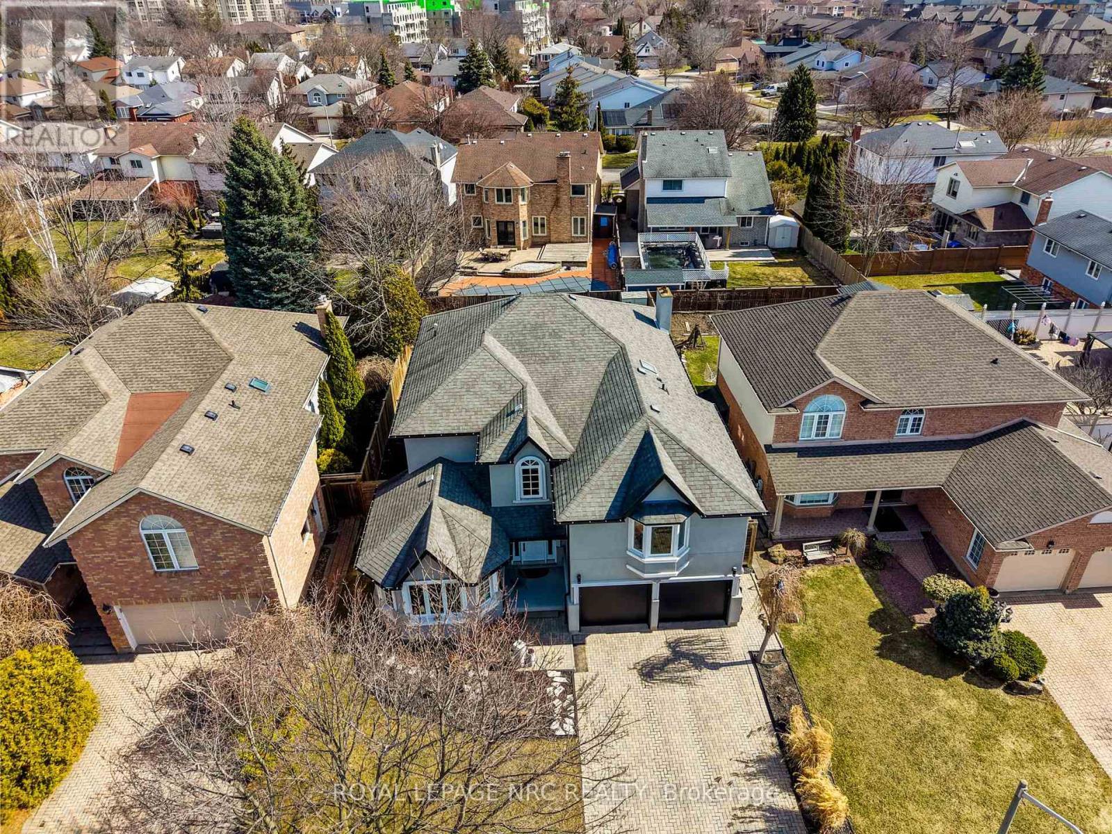 












7 SARAH COURT

,
St. Catharines (Grapeview),




Ontario
L2S3R6

