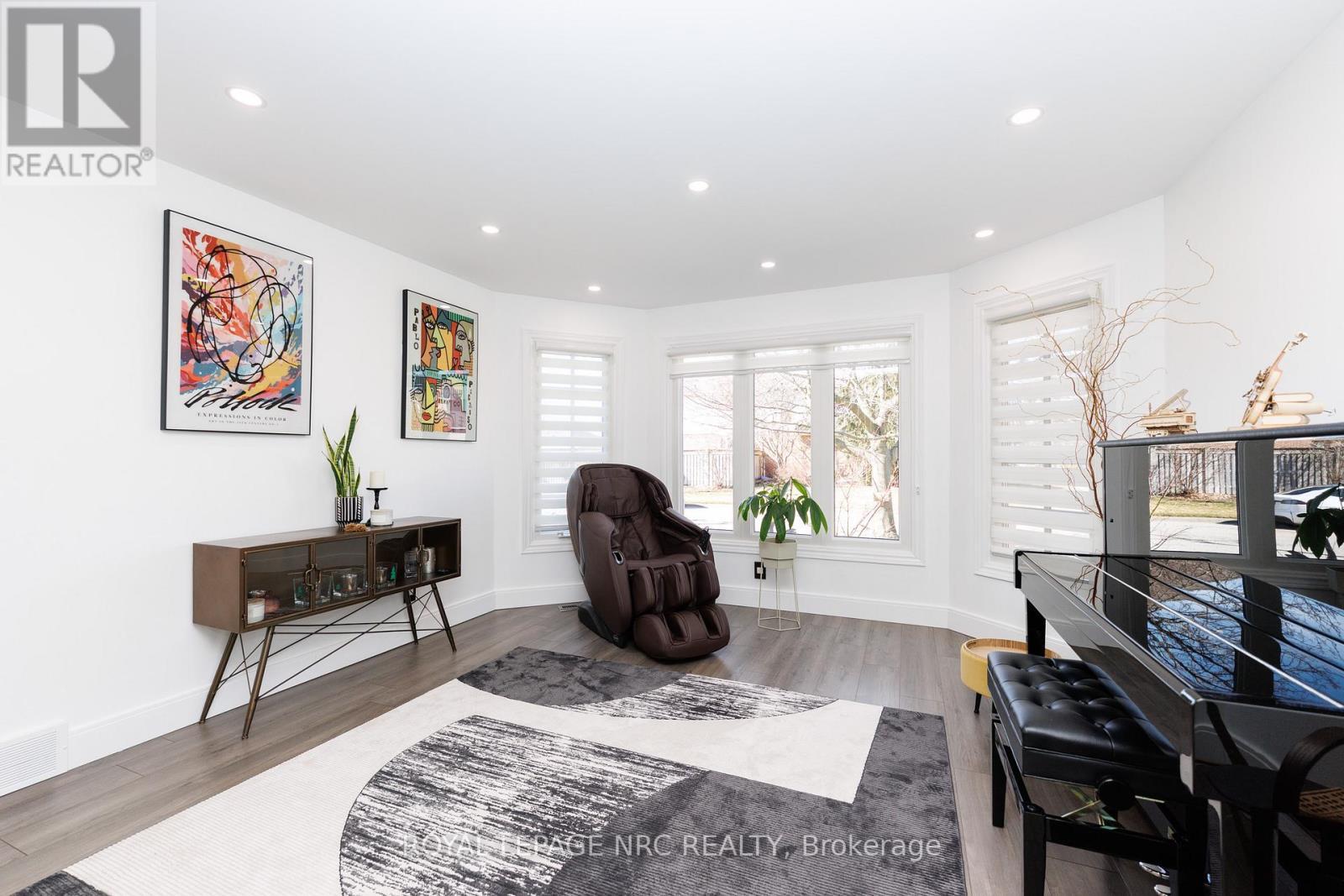 












7 SARAH COURT

,
St. Catharines (Grapeview),




Ontario
L2S3R6

