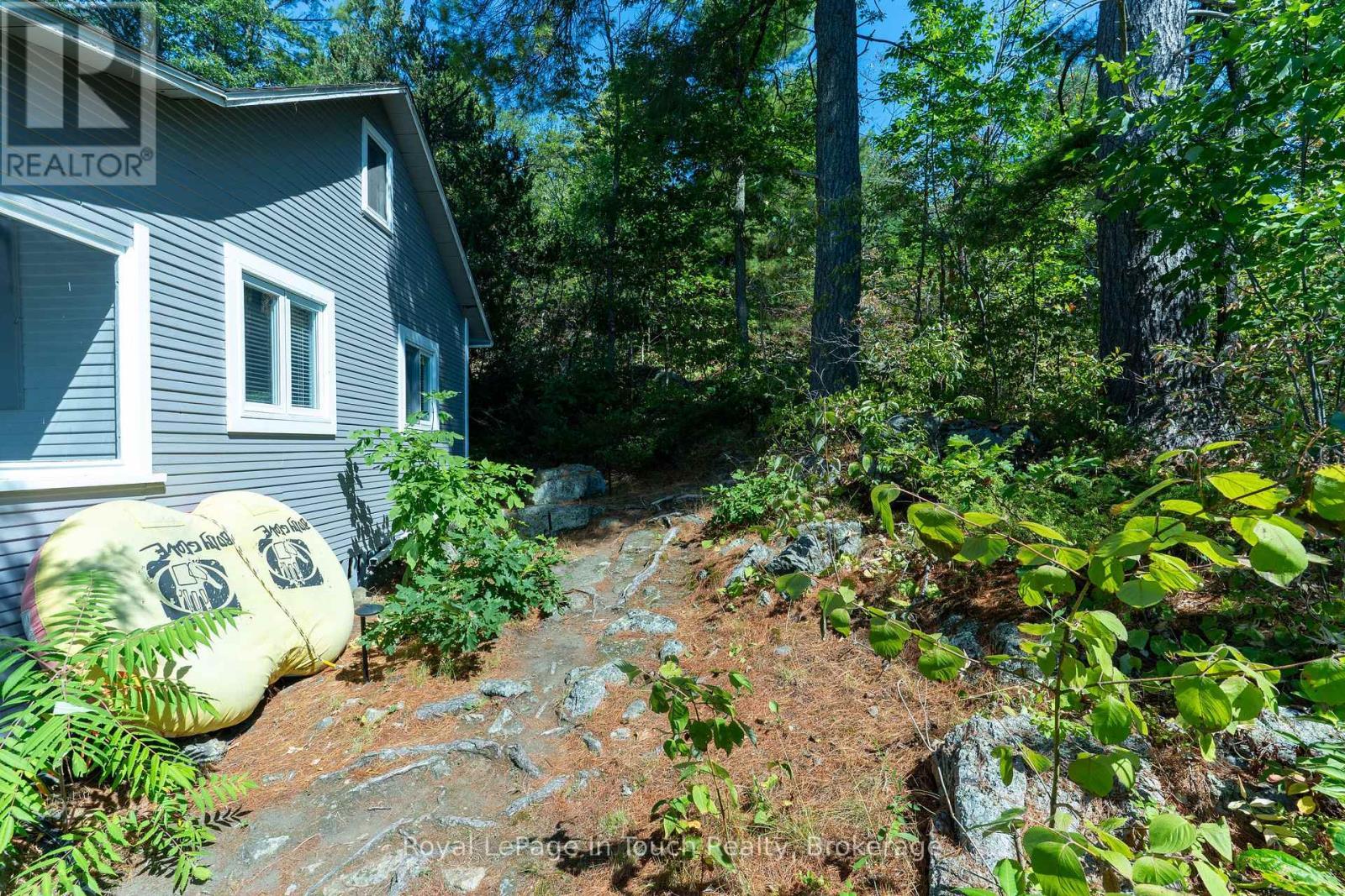 












13182 GEORGIAN BAY SHORE

,
Georgian Bay (Baxter),




Ontario
P0E1E0

