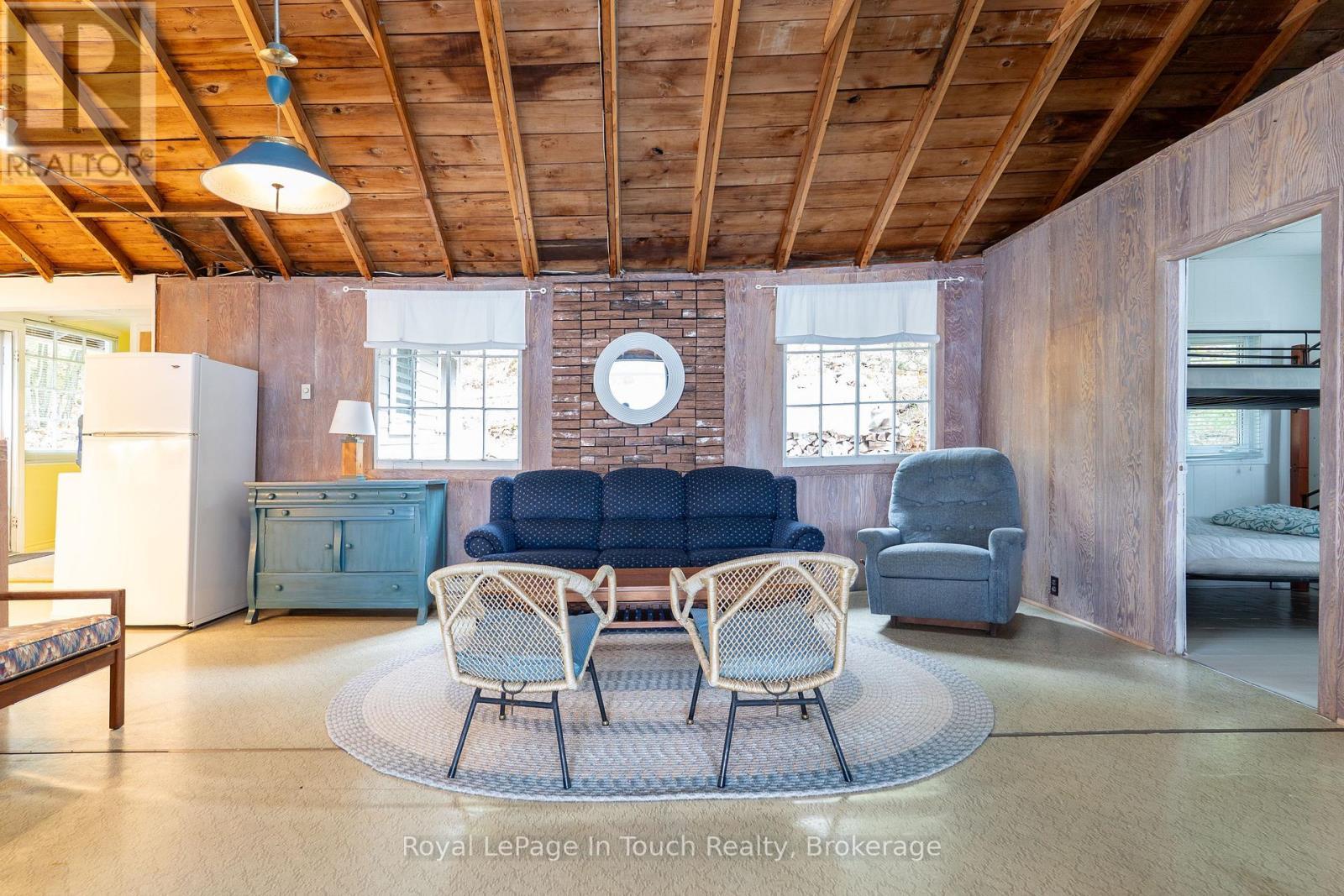 












13182 GEORGIAN BAY SHORE

,
Georgian Bay (Baxter),




Ontario
P0E1E0

