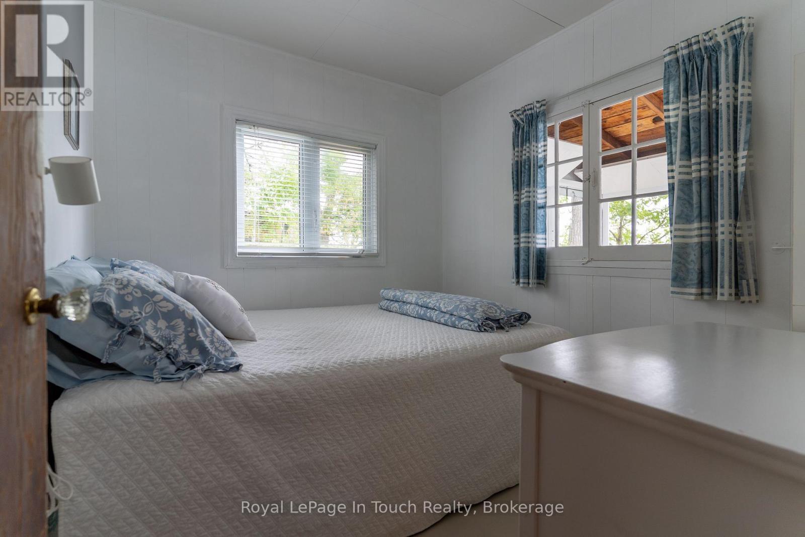 












13182 GEORGIAN BAY SHORE

,
Georgian Bay (Baxter),




Ontario
P0E1E0

