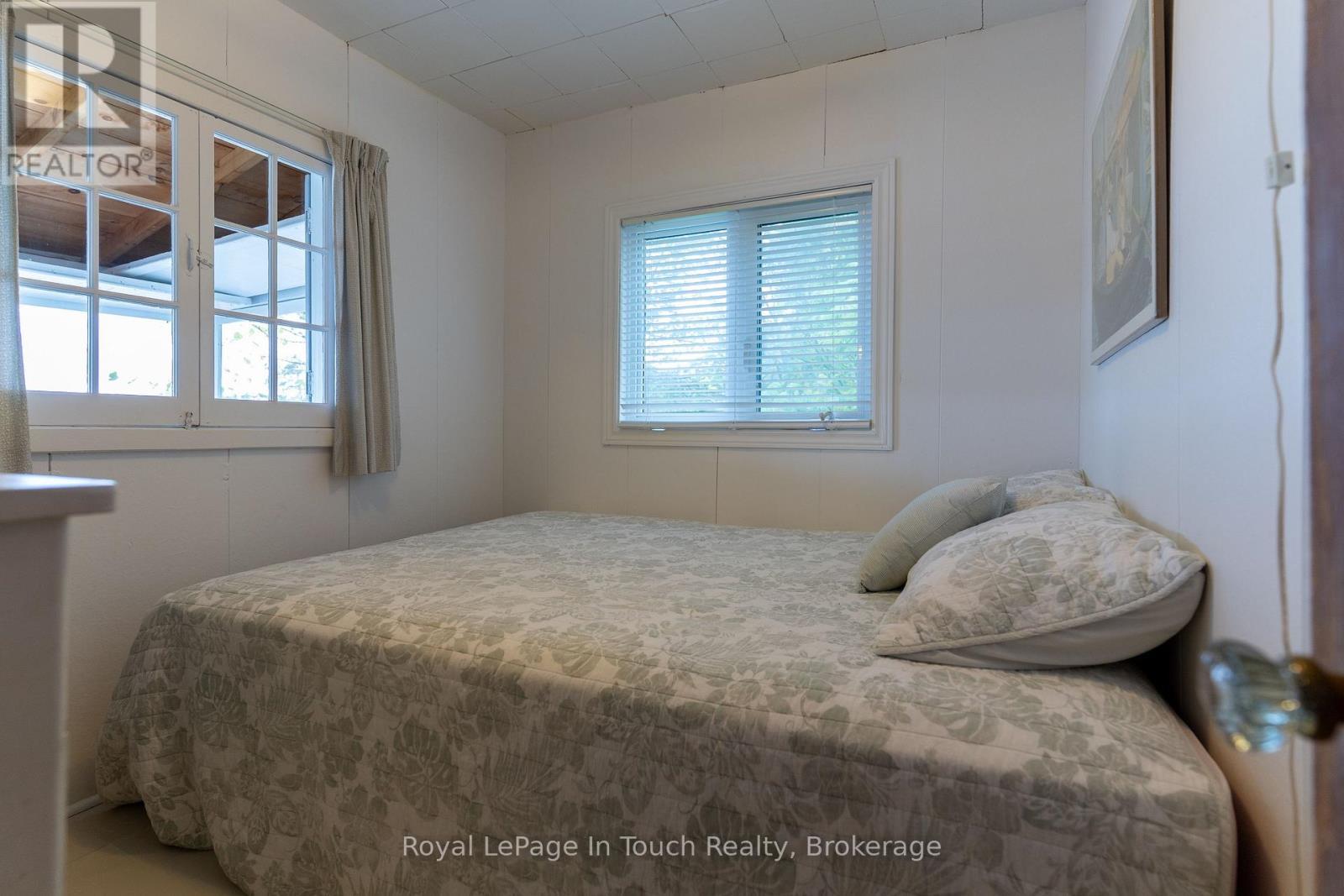 












13182 GEORGIAN BAY SHORE

,
Georgian Bay (Baxter),




Ontario
P0E1E0

