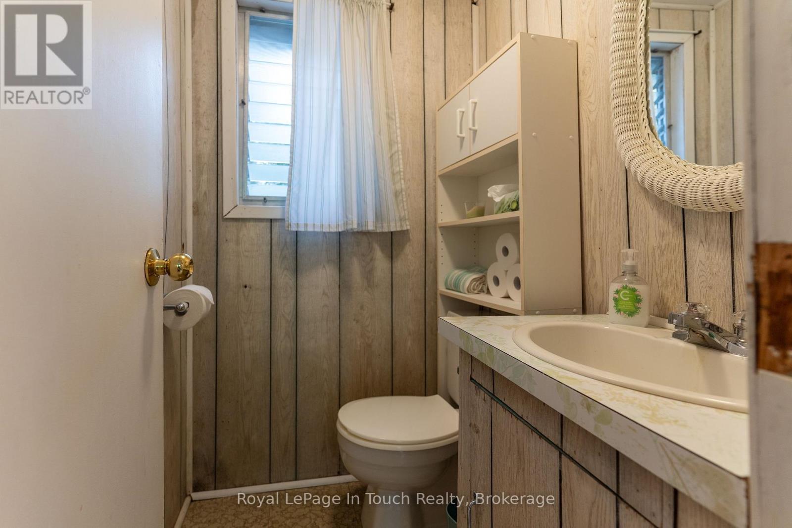 












13182 GEORGIAN BAY SHORE

,
Georgian Bay (Baxter),




Ontario
P0E1E0

