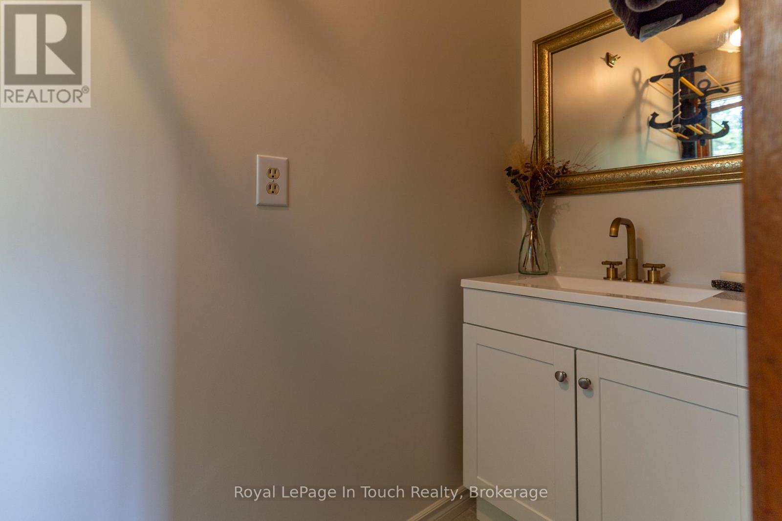 












3098 ISLAND 1040

,
Georgian Bay (Baxter),




Ontario
P0E1E0

