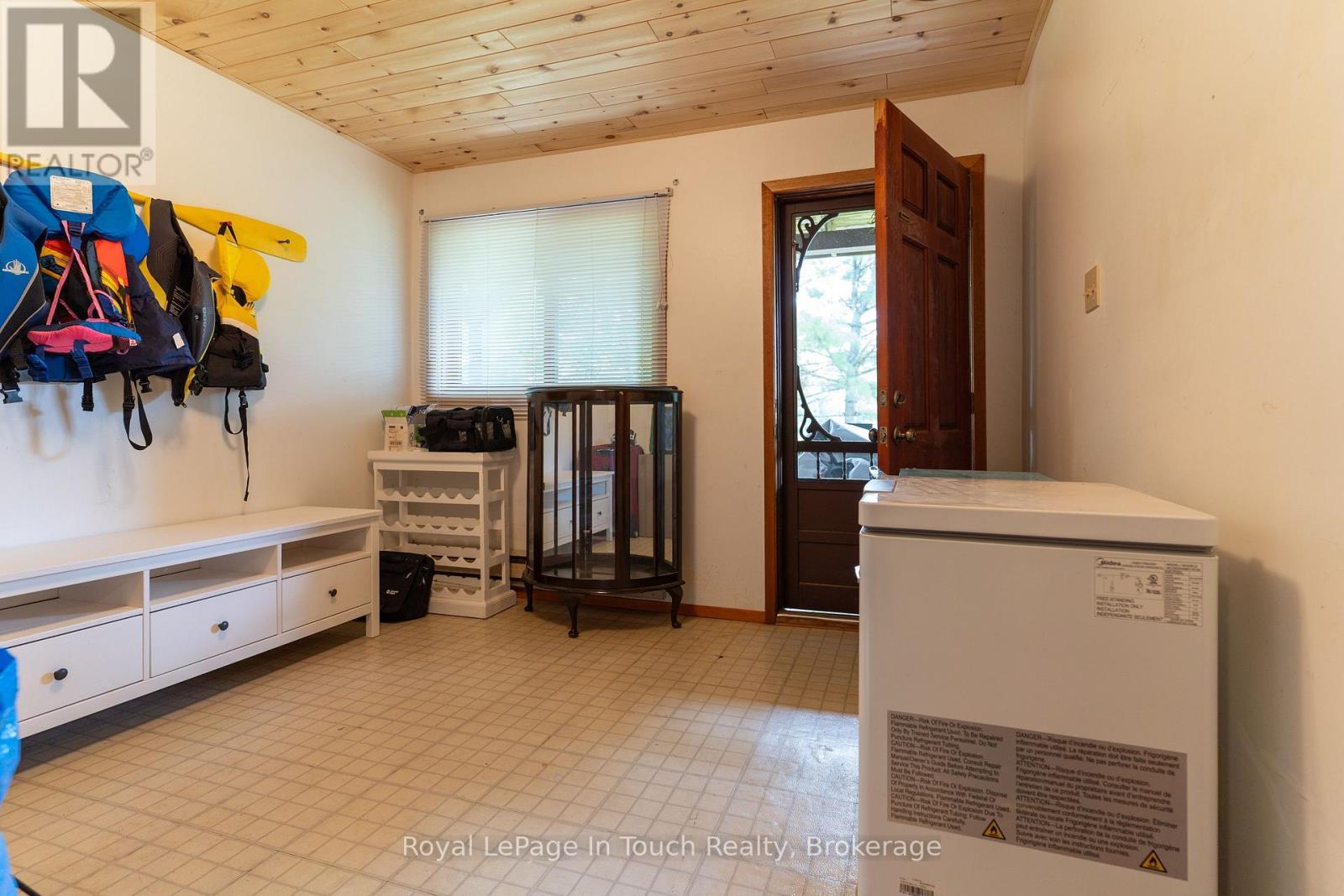 












3098 ISLAND 1040

,
Georgian Bay (Baxter),




Ontario
P0E1E0

