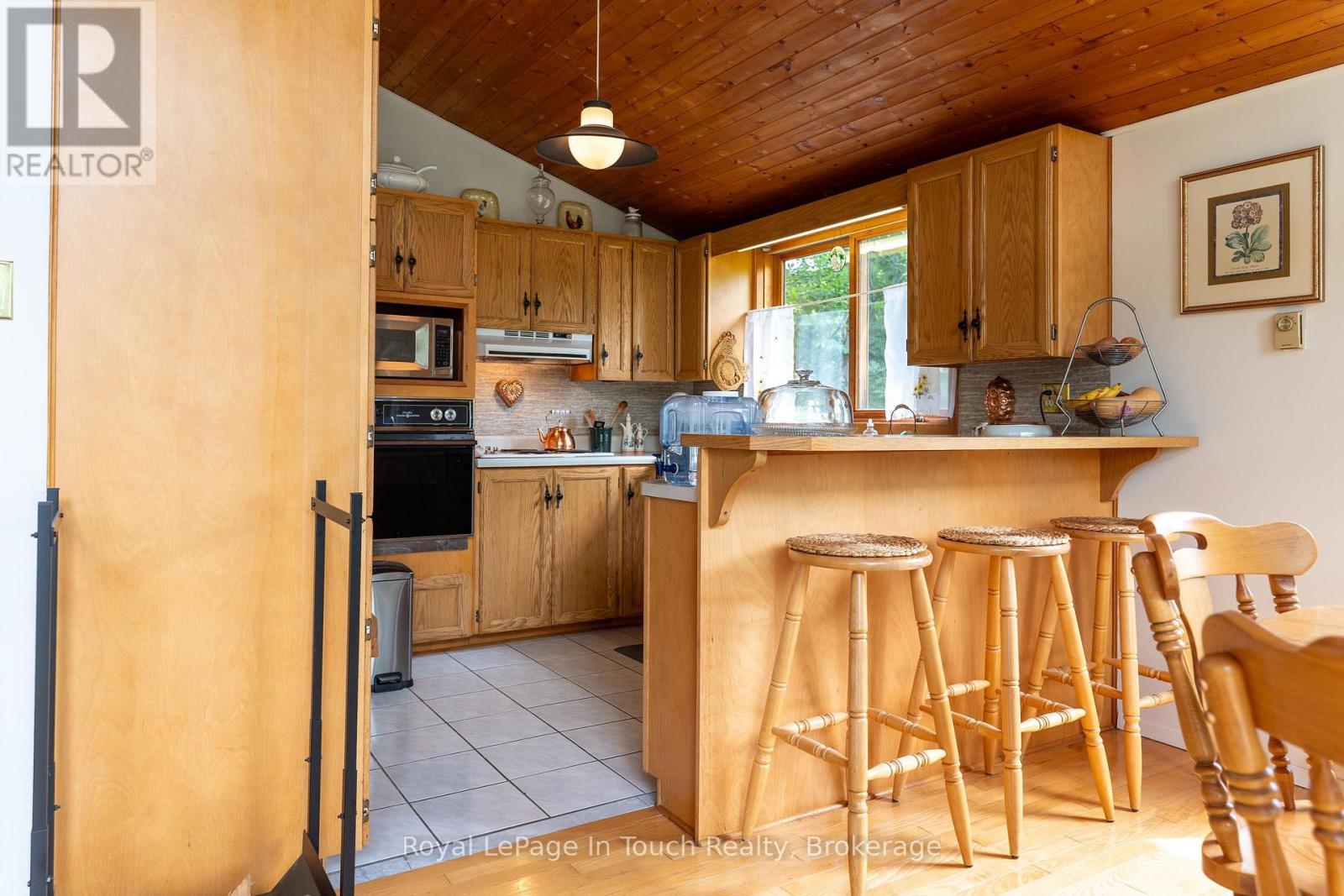 












3098 ISLAND 1040

,
Georgian Bay (Baxter),




Ontario
P0E1E0

