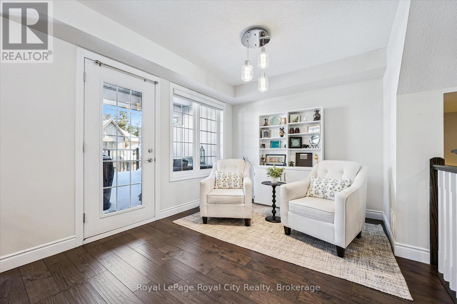 












54 - 635 SAGINAW PARKWAY

,
Cambridge,




Ontario
N3H1G6

