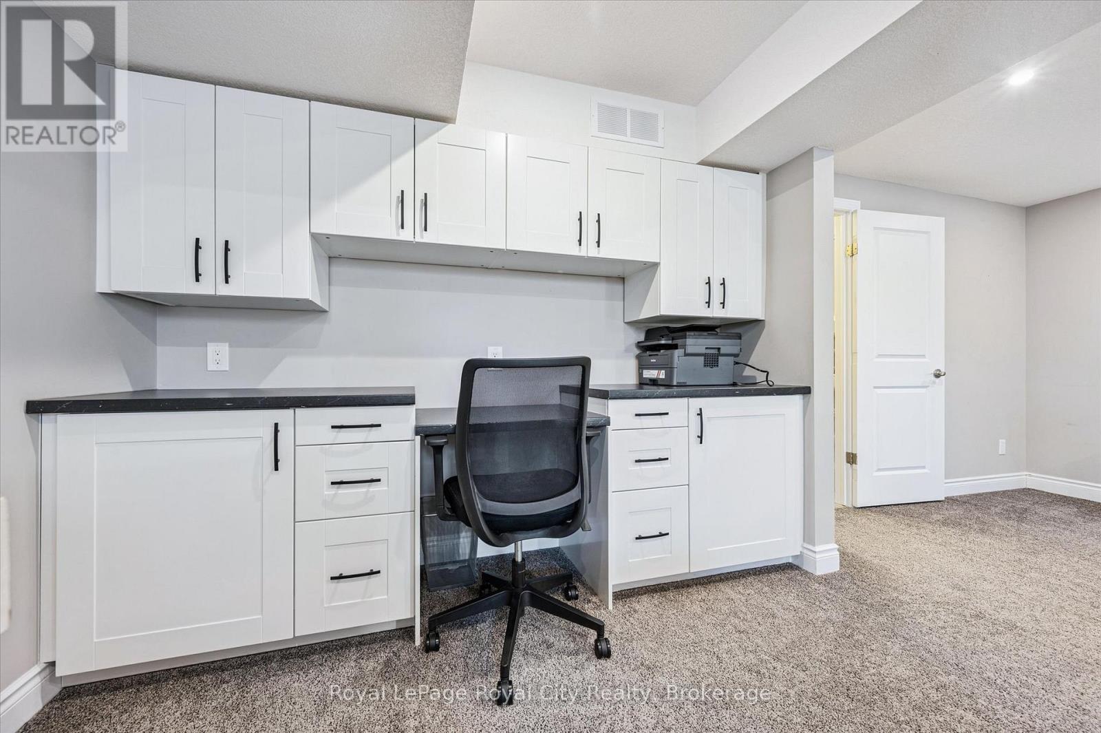 












54 - 635 SAGINAW PARKWAY

,
Cambridge,




Ontario
N3H1G6

