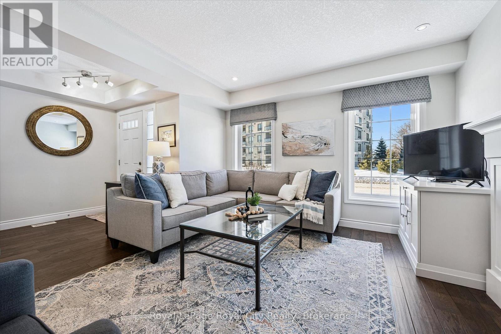 












54 - 635 SAGINAW PARKWAY

,
Cambridge,




Ontario
N3H1G6

