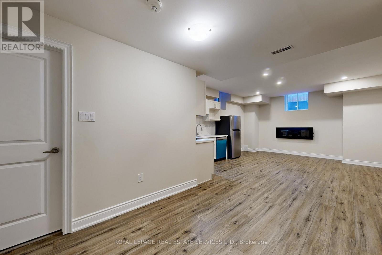 












BSMT - 3359 POST ROAD

,
Oakville,




Ontario
L6H0Y5

