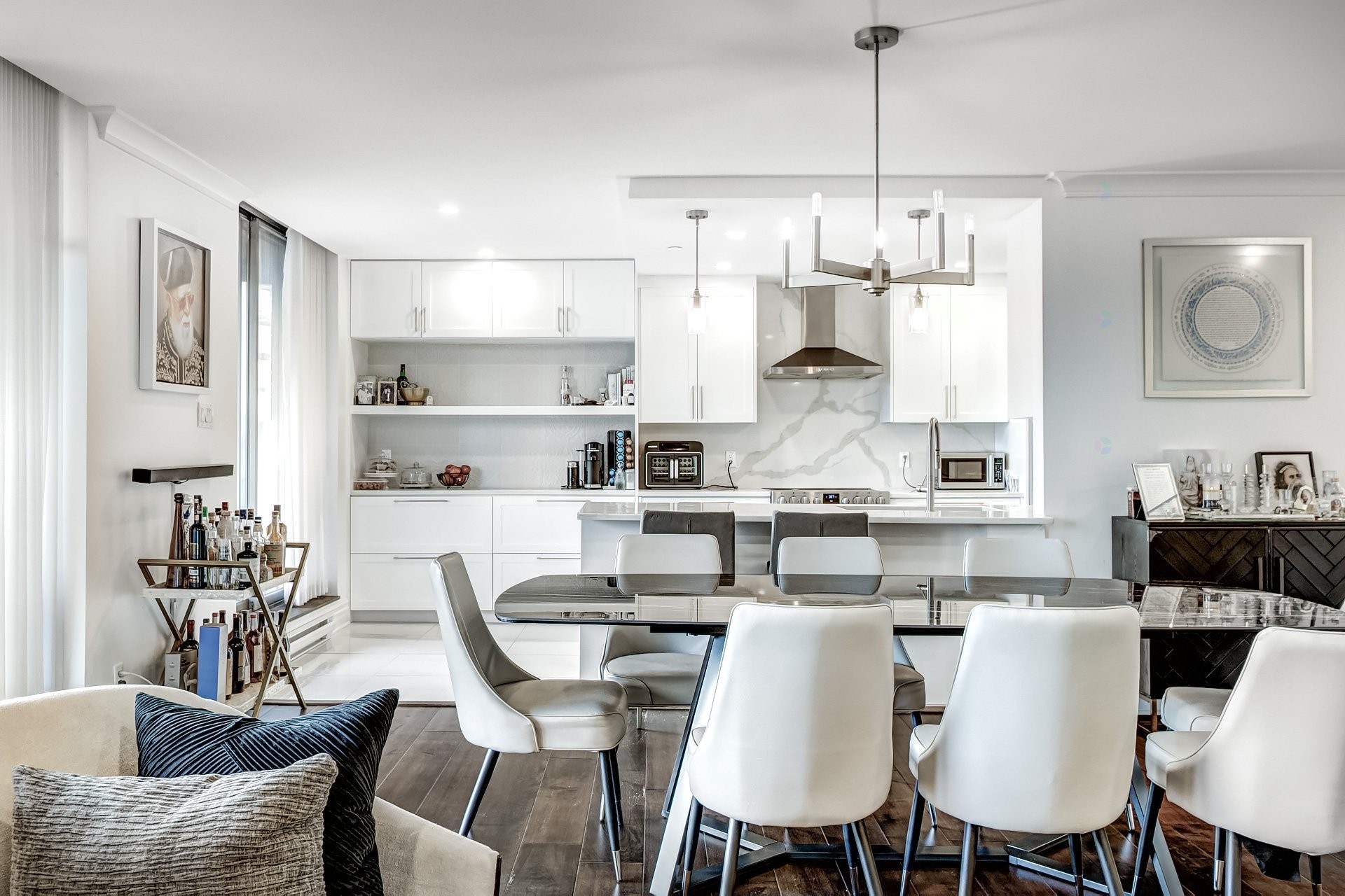 









5850


Av. Marc-Chagall

, 303,
Côte-Saint-Luc,




QC
H4M3H2

