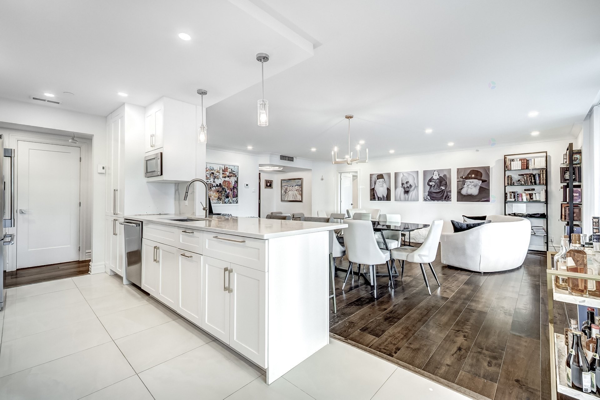 









5850


Av. Marc-Chagall

, 303,
Côte-Saint-Luc,




QC
H4M3H2

