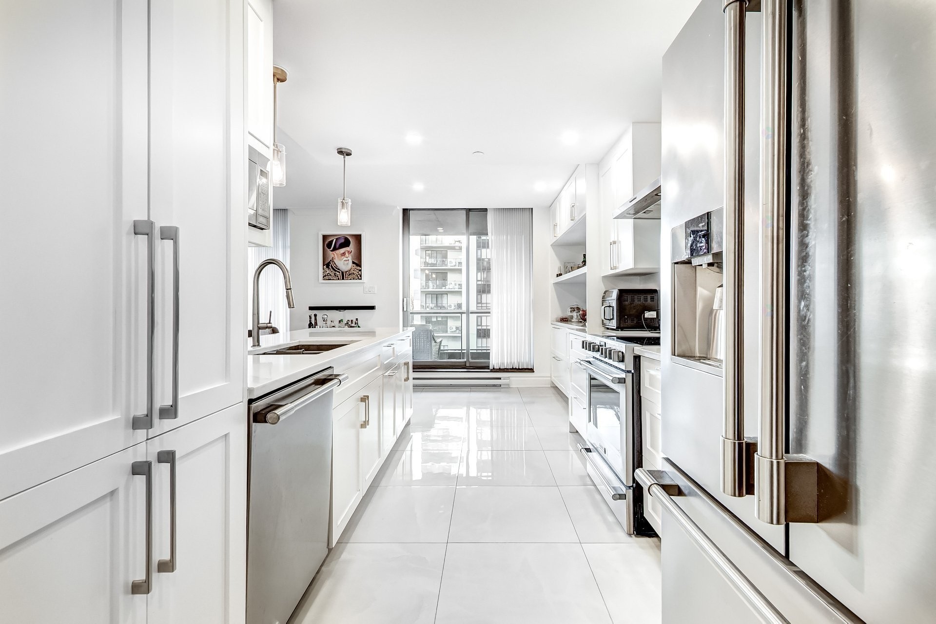 









5850


Av. Marc-Chagall

, 303,
Côte-Saint-Luc,




QC
H4M3H2

