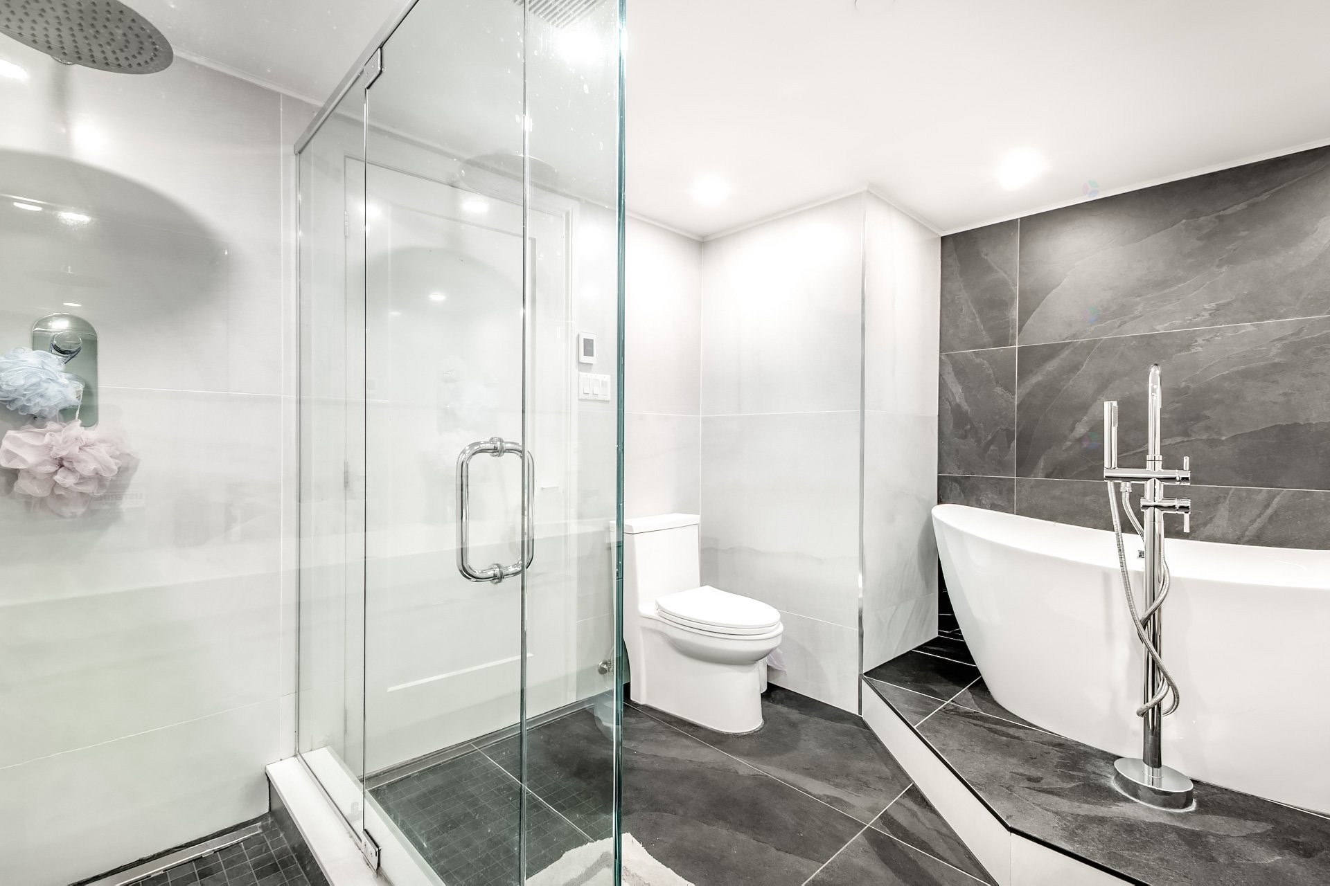 









5850


Av. Marc-Chagall

, 303,
Côte-Saint-Luc,




QC
H4M3H2

