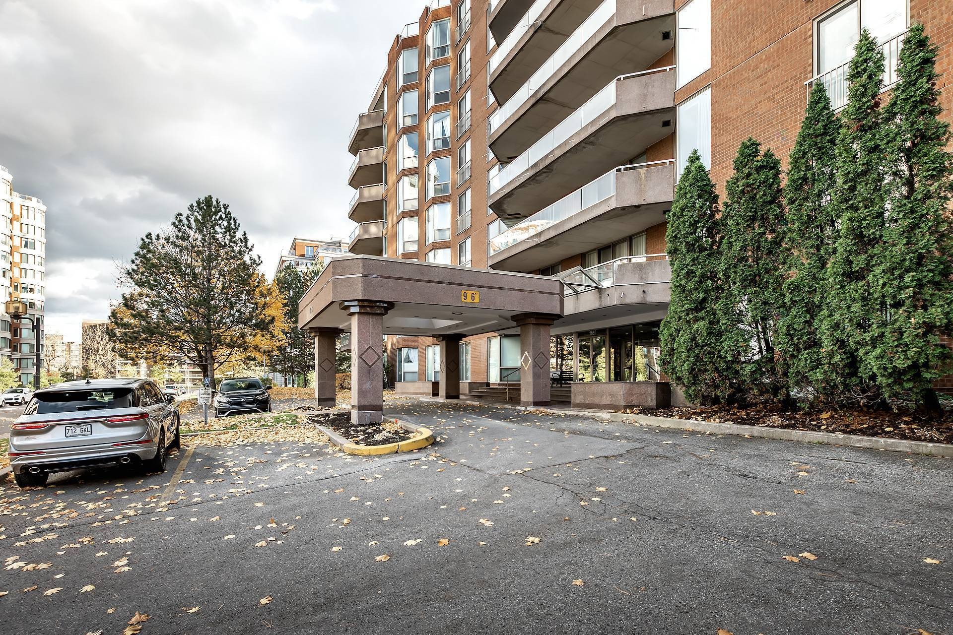 









5850


Av. Marc-Chagall

, 303,
Côte-Saint-Luc,




QC
H4M3H2

