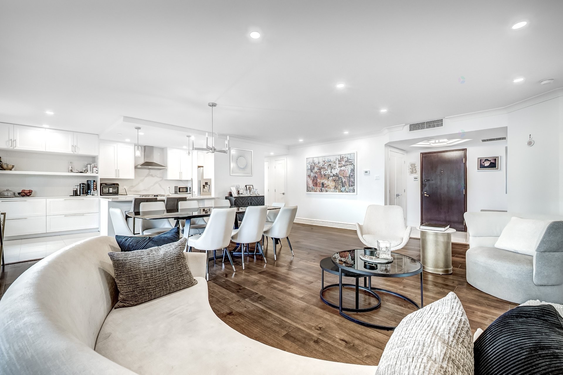 









5850


Av. Marc-Chagall

, 303,
Côte-Saint-Luc,




QC
H4M3H2

