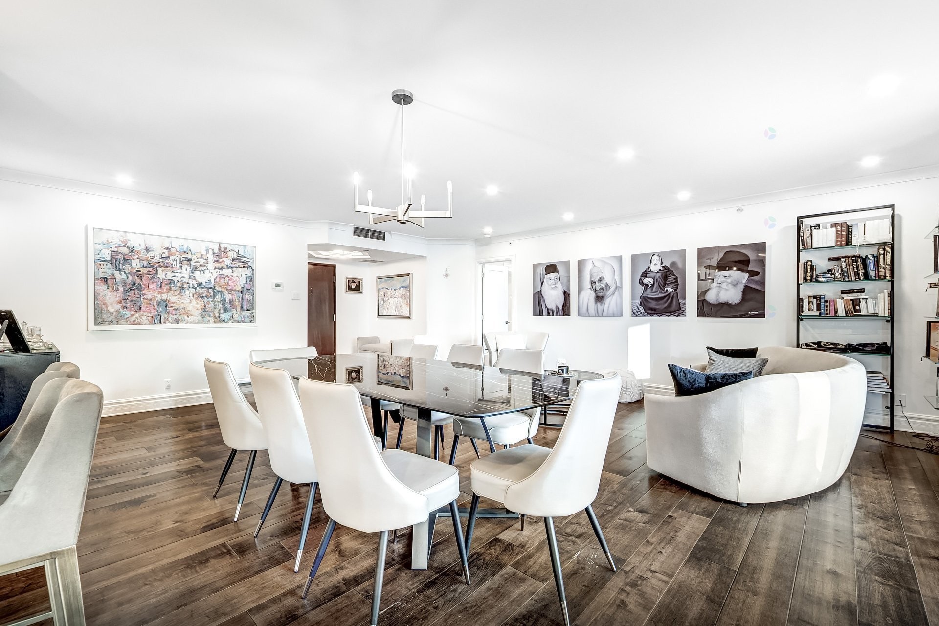 









5850


Av. Marc-Chagall

, 303,
Côte-Saint-Luc,




QC
H4M3H2

