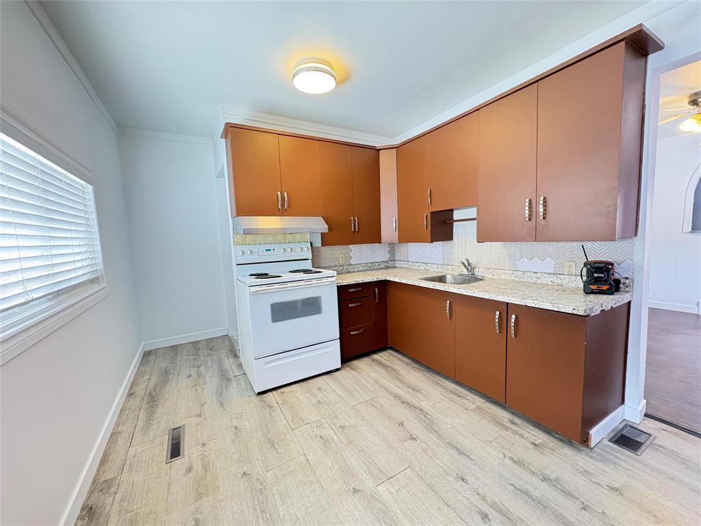 












73 7th Street SE

,
Hamiota,




Manitoba
R0M0T0

