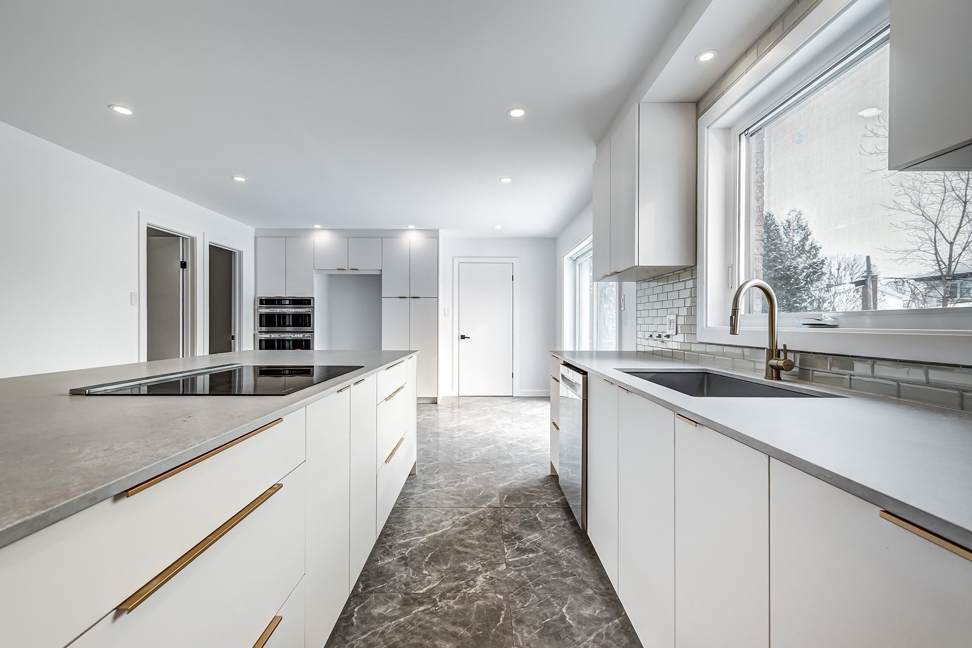 









50


Rue Hawthorne

,
Kirkland,




QC
H9H3G3

