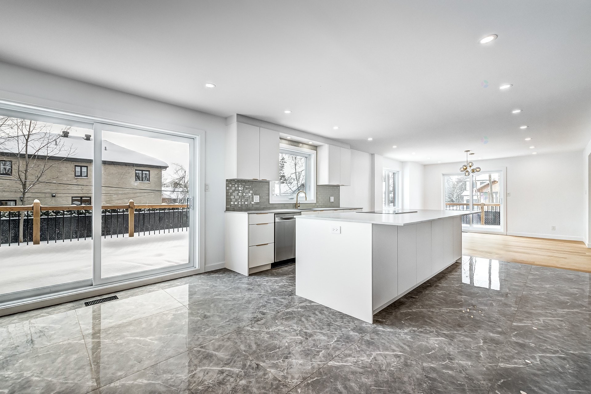 









50


Rue Hawthorne

,
Kirkland,




QC
H9H3G3

