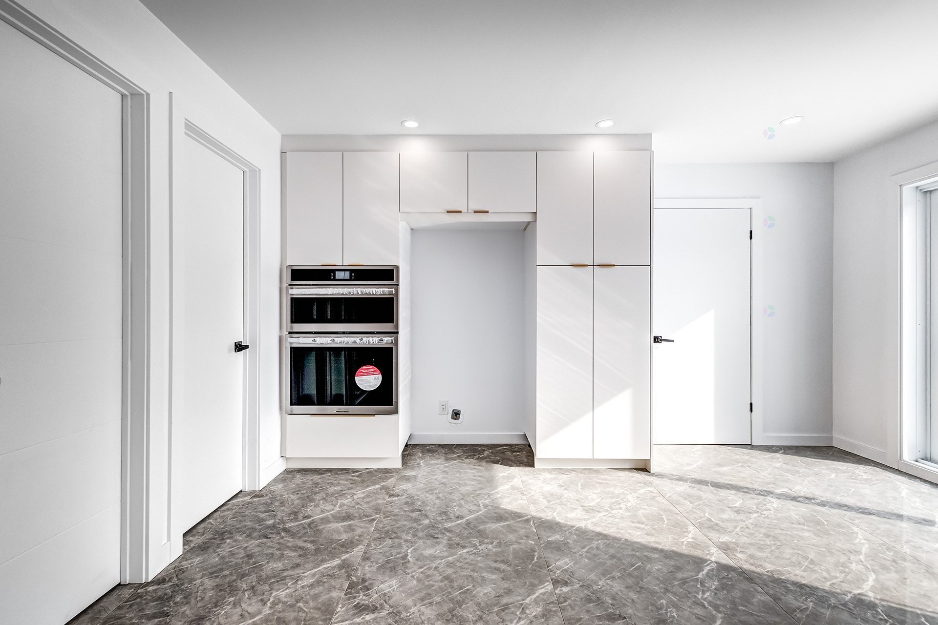 









50


Rue Hawthorne

,
Kirkland,




QC
H9H3G3

