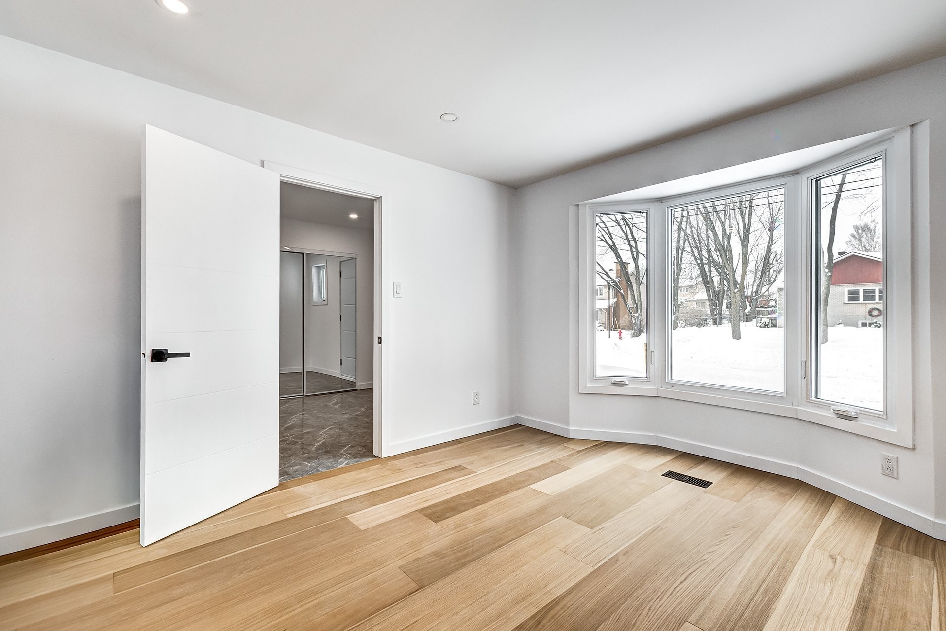 









50


Rue Hawthorne

,
Kirkland,




QC
H9H3G3

