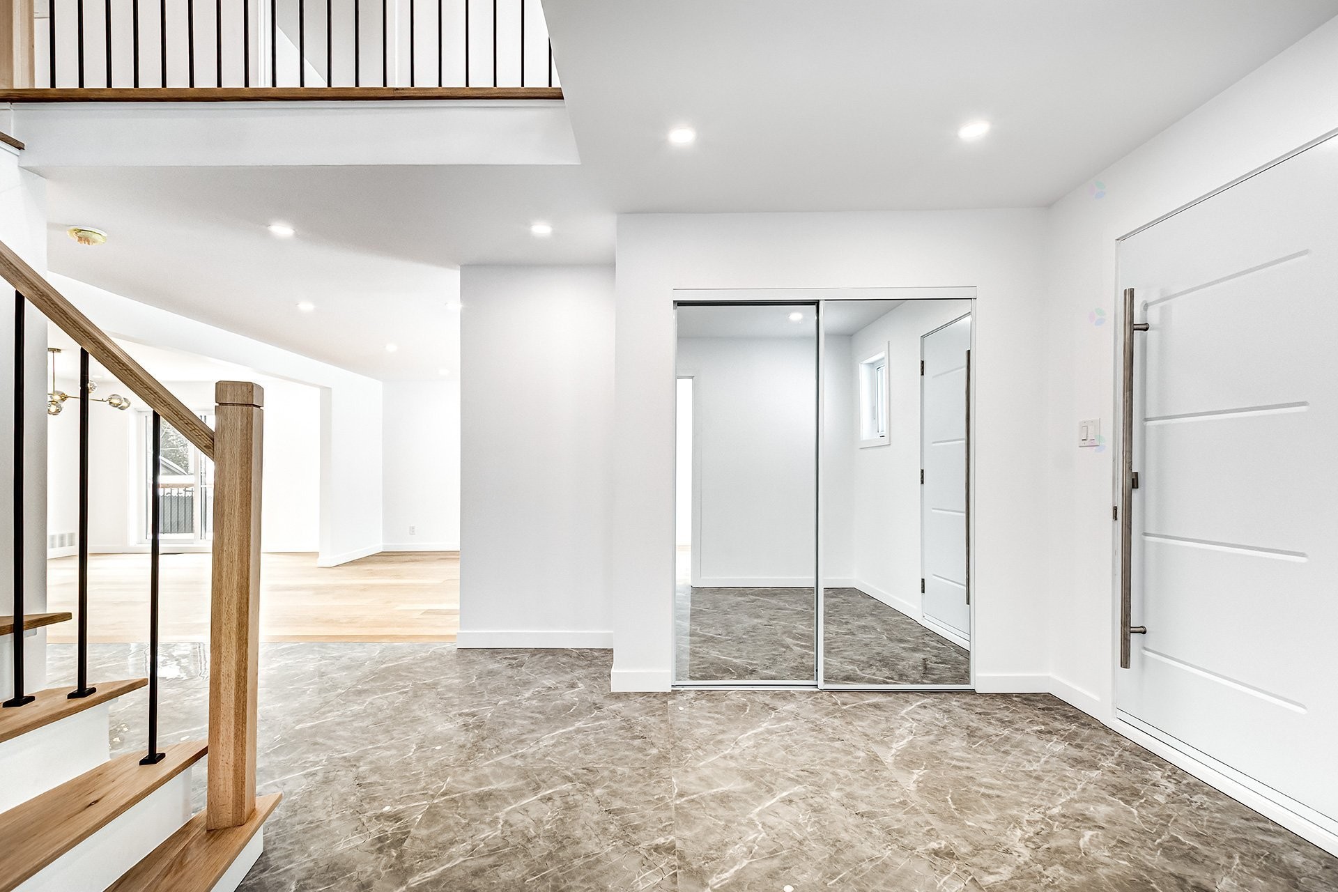 









50


Rue Hawthorne

,
Kirkland,




QC
H9H3G3

