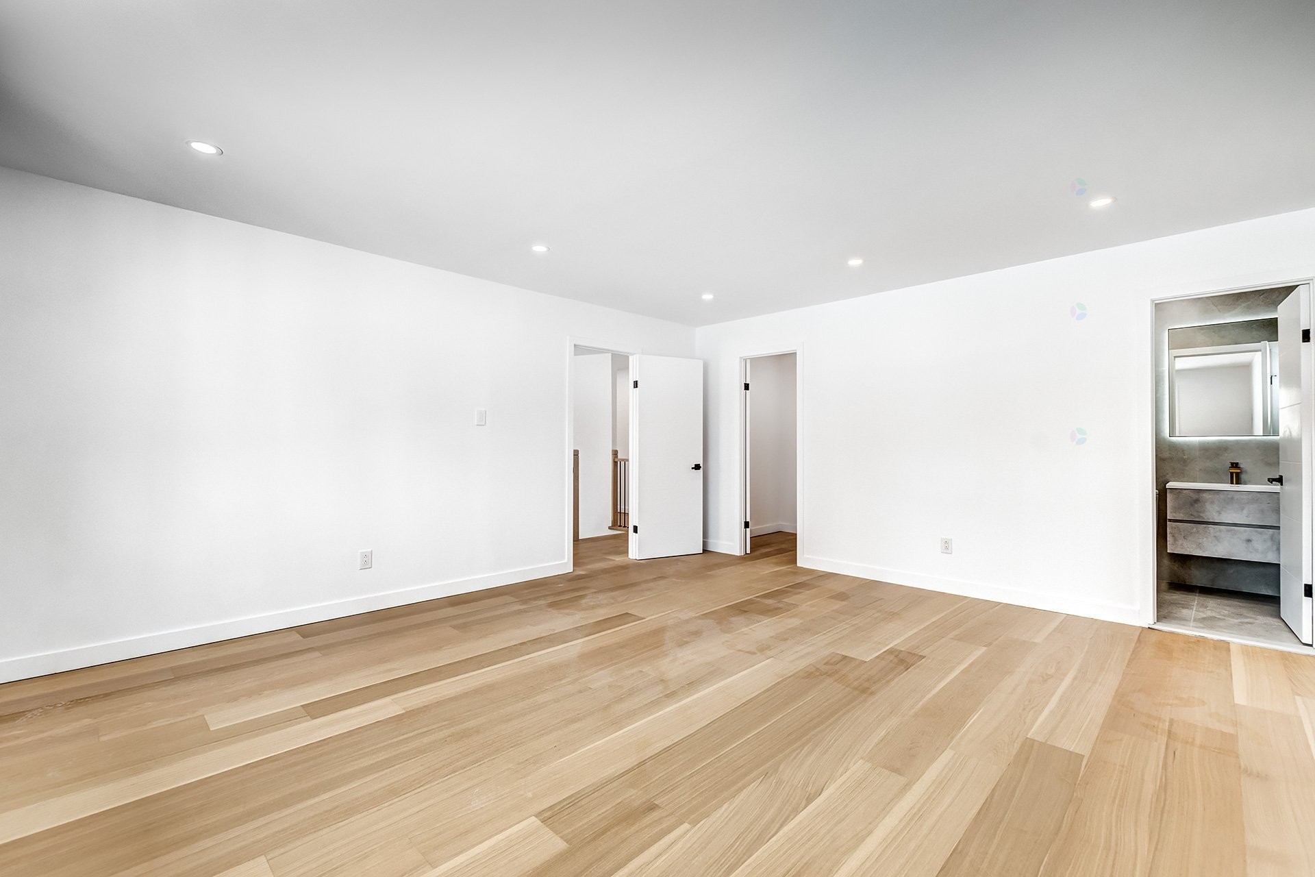 









50


Rue Hawthorne

,
Kirkland,




QC
H9H3G3

