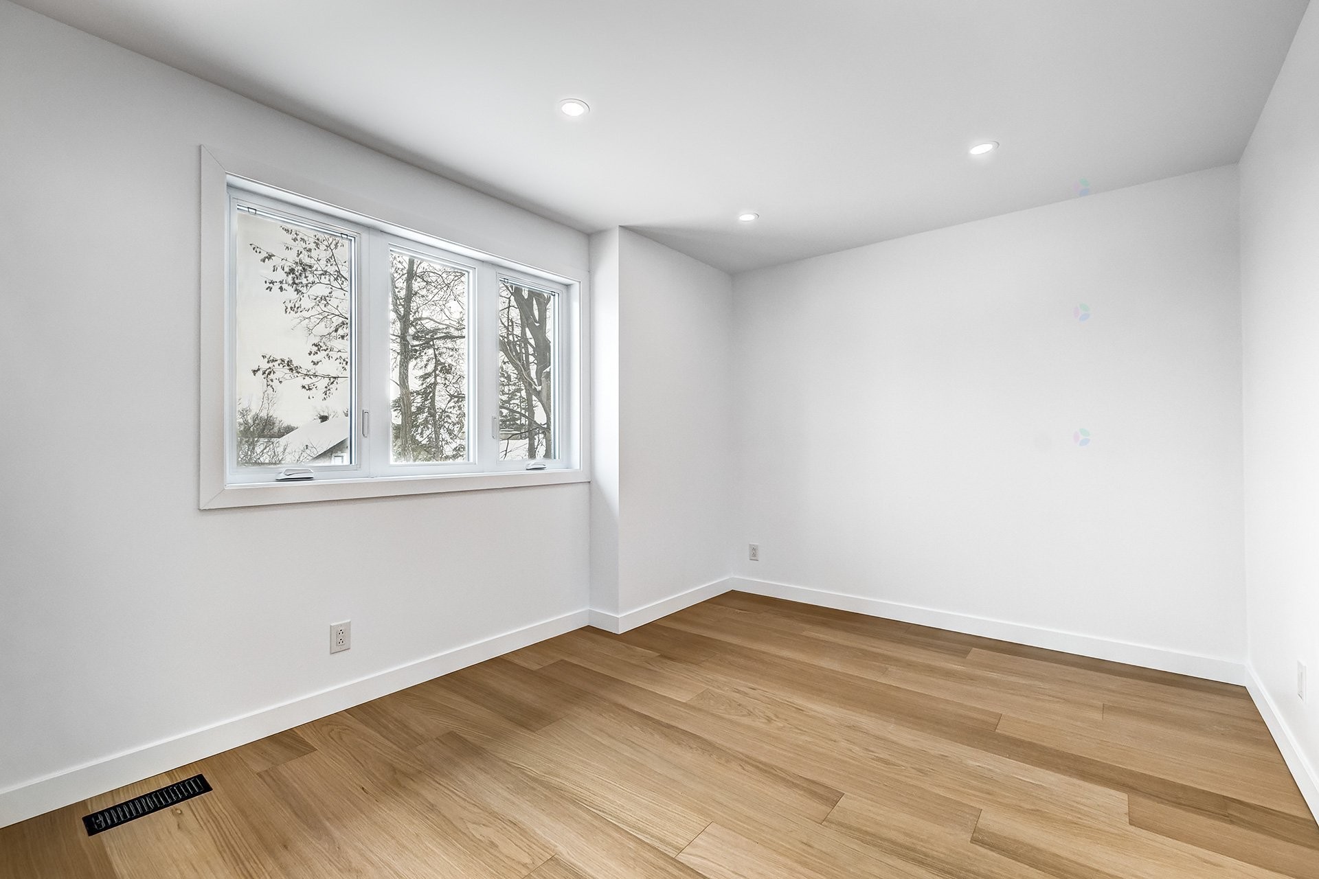 









50


Rue Hawthorne

,
Kirkland,




QC
H9H3G3

