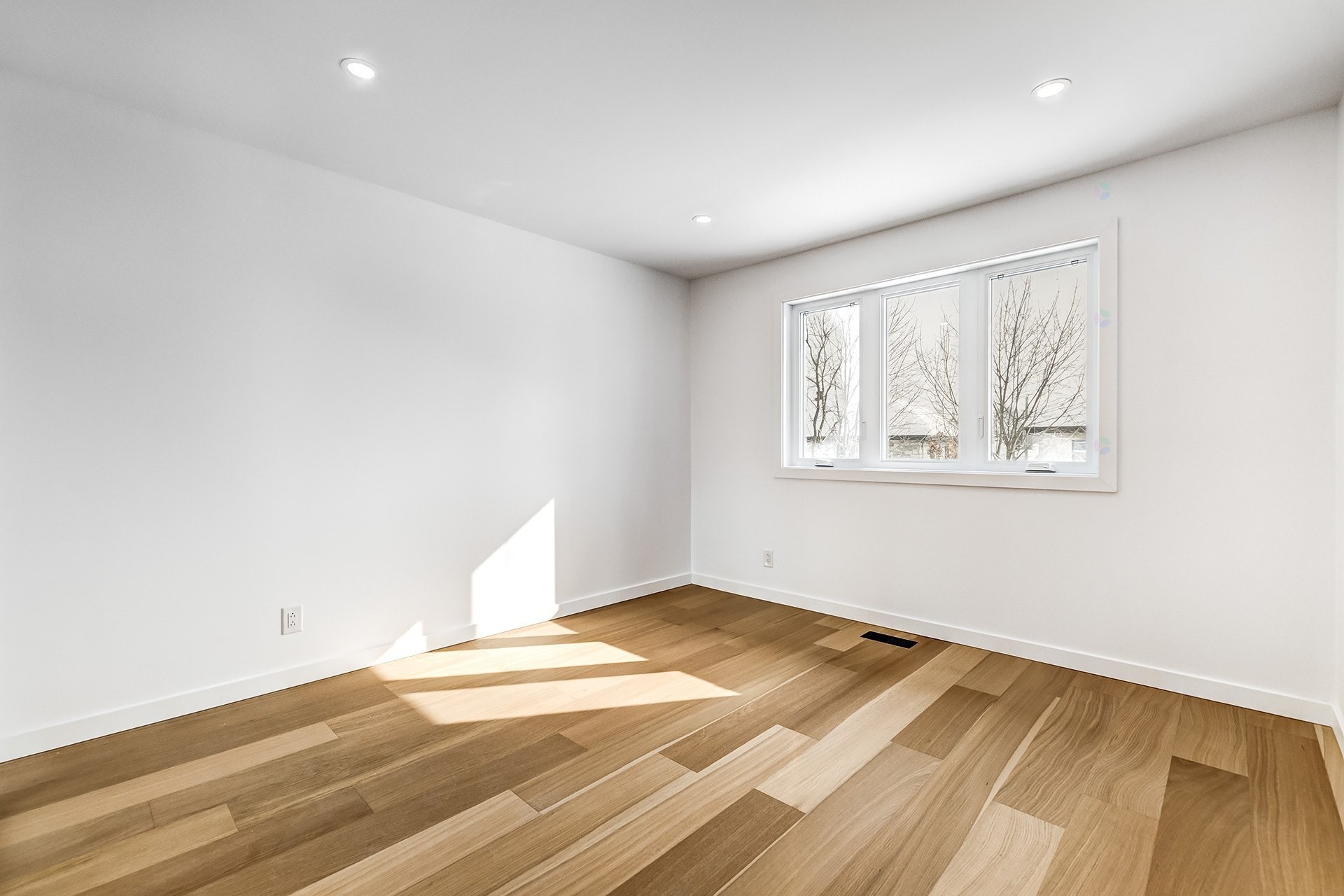 









50


Rue Hawthorne

,
Kirkland,




QC
H9H3G3

