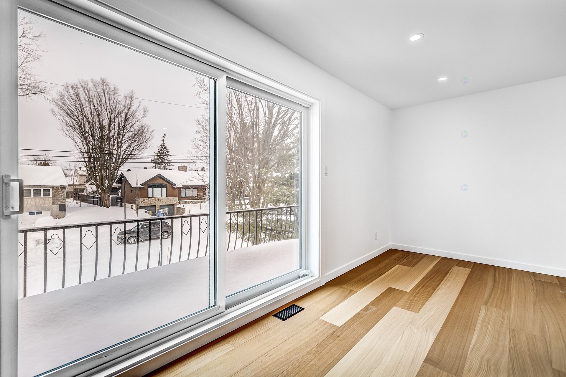 









50


Rue Hawthorne

,
Kirkland,




QC
H9H3G3

