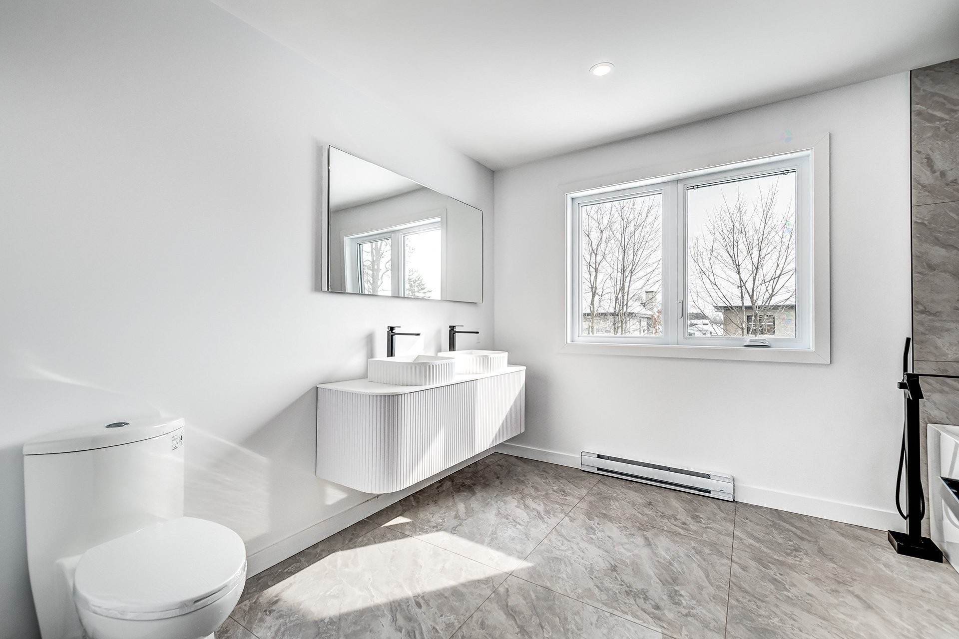 









50


Rue Hawthorne

,
Kirkland,




QC
H9H3G3

