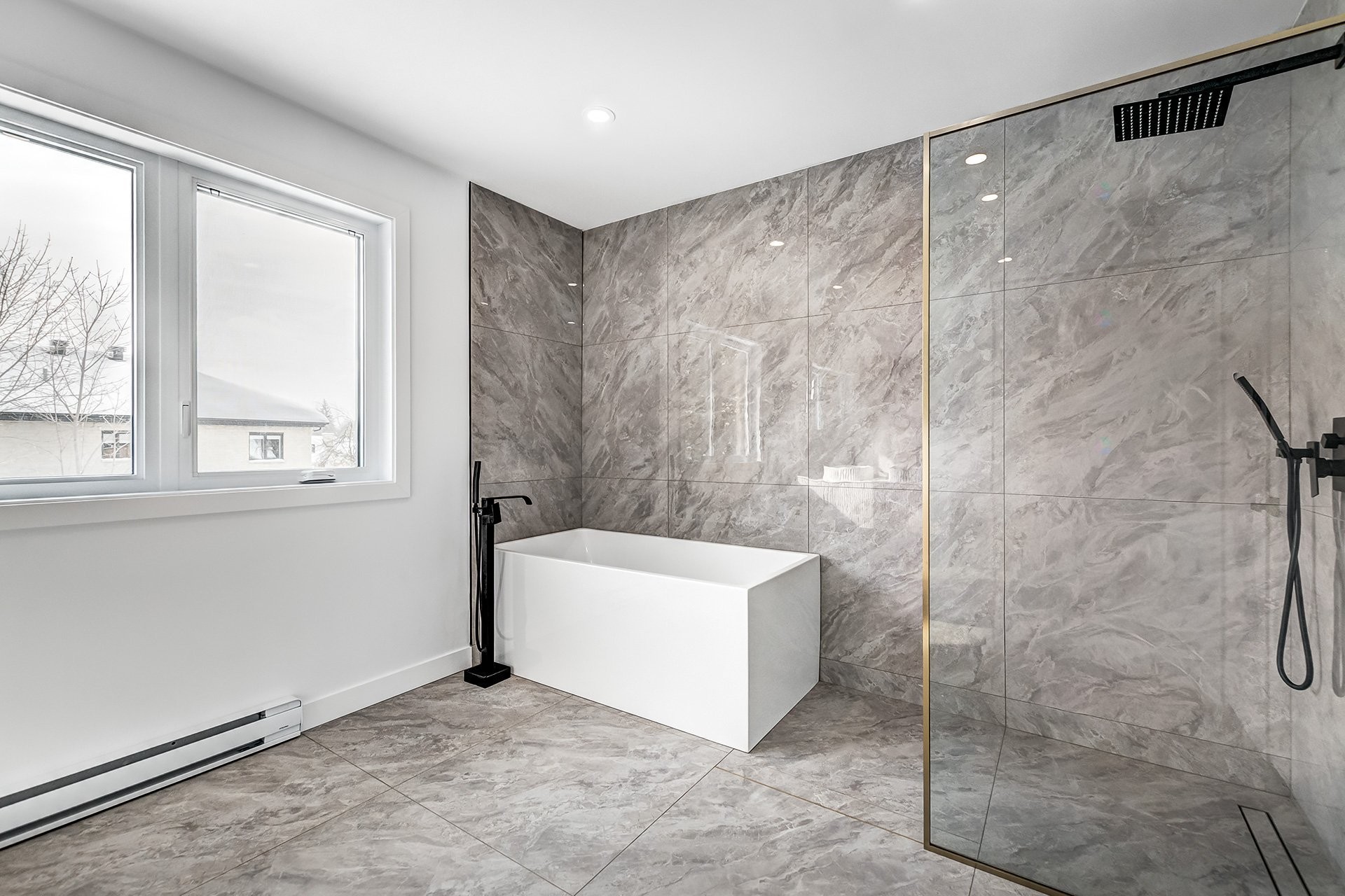 









50


Rue Hawthorne

,
Kirkland,




QC
H9H3G3

