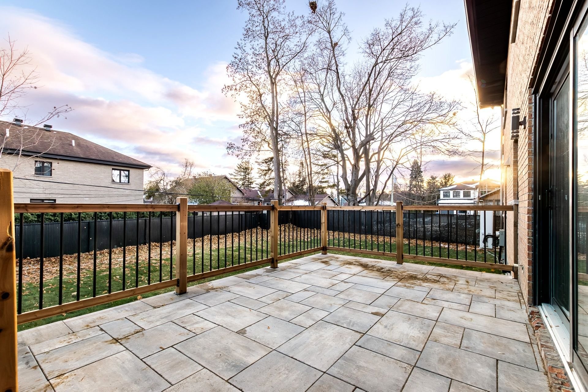 









50


Rue Hawthorne

,
Kirkland,




QC
H9H3G3

