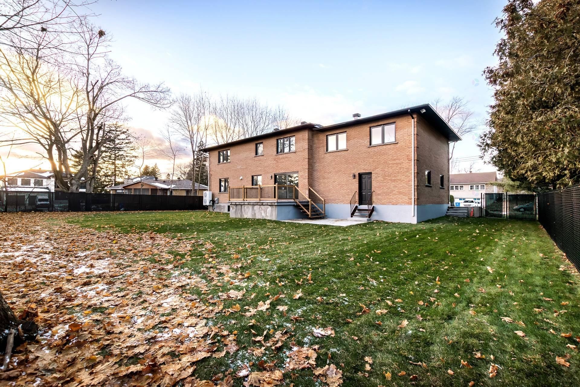 









50


Rue Hawthorne

,
Kirkland,




QC
H9H3G3

