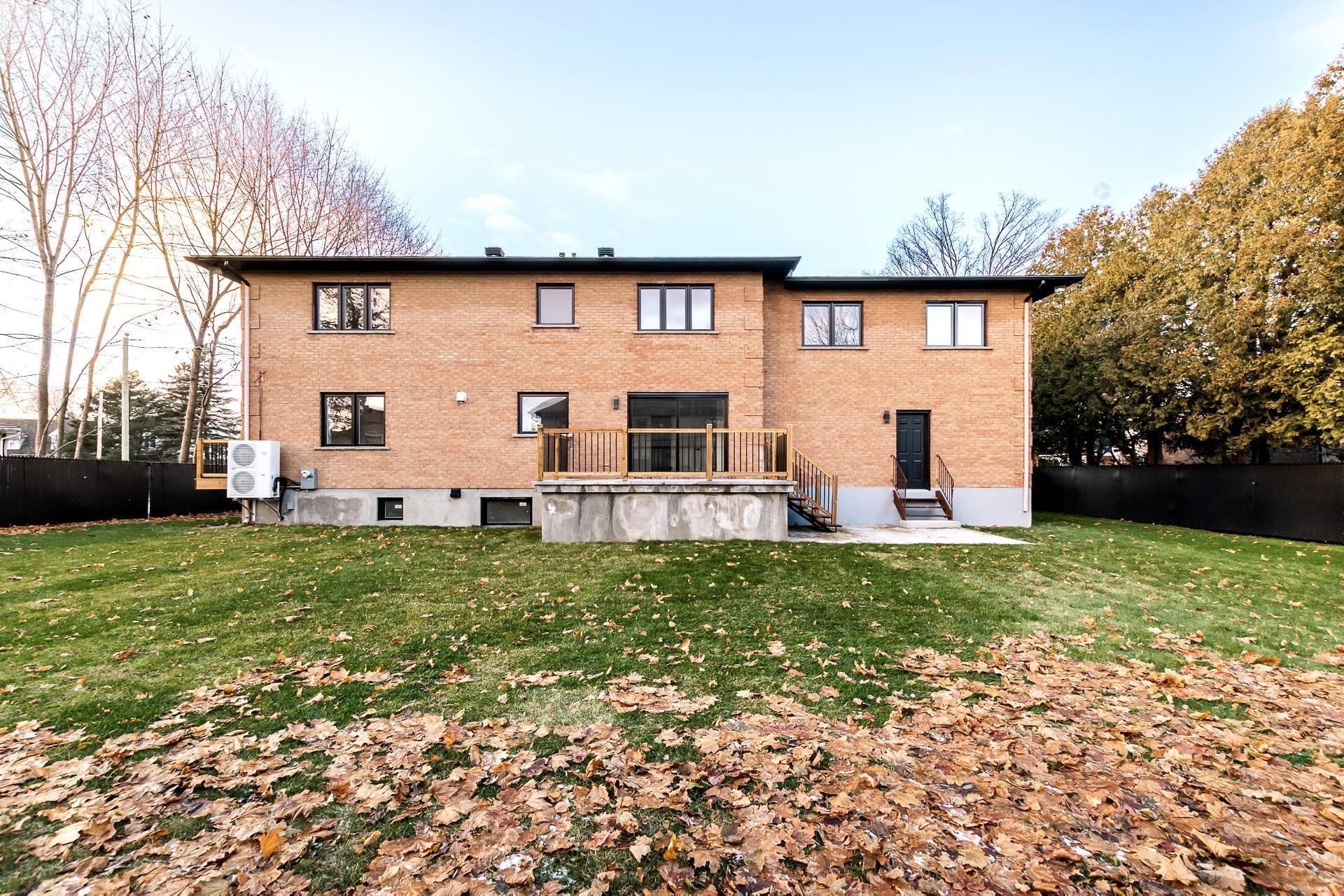 









50


Rue Hawthorne

,
Kirkland,




QC
H9H3G3

