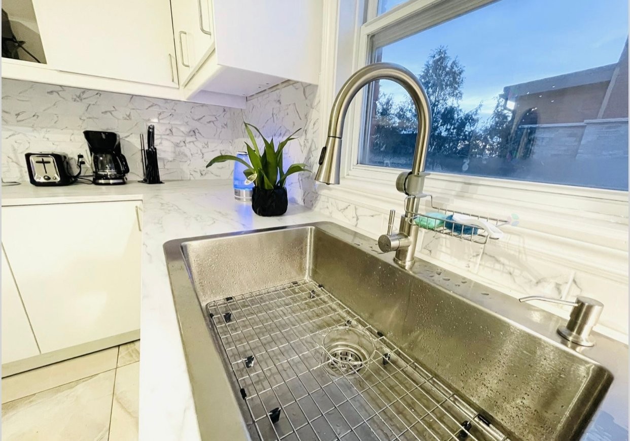 









5742


Av. Auteuil

, 3,
Brossard,




QC
J4Z1M7


