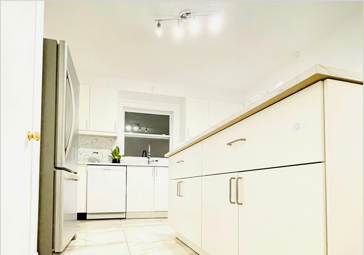 









5742


Av. Auteuil

, 3,
Brossard,




QC
J4Z1M7

