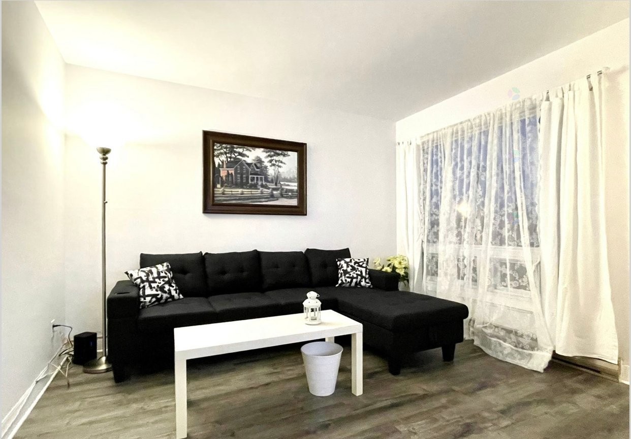 









5742


Av. Auteuil

, 3,
Brossard,




QC
J4Z1M7

