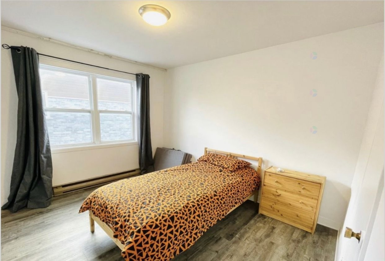 









5742


Av. Auteuil

, 3,
Brossard,




QC
J4Z1M7

