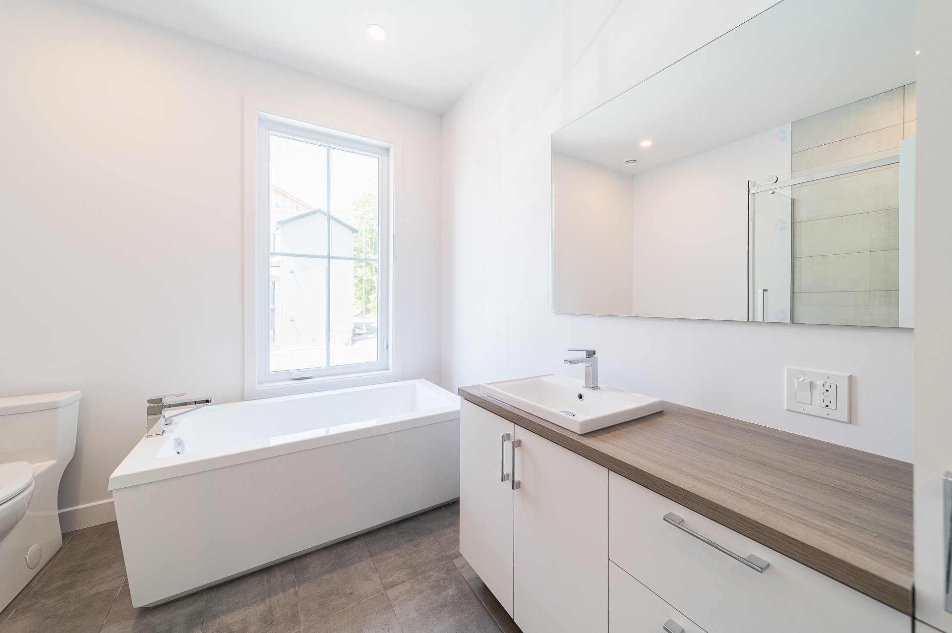 









165


Rue Mc Dermott

, 101,
Cowansville,




QC
J2K2Y4

