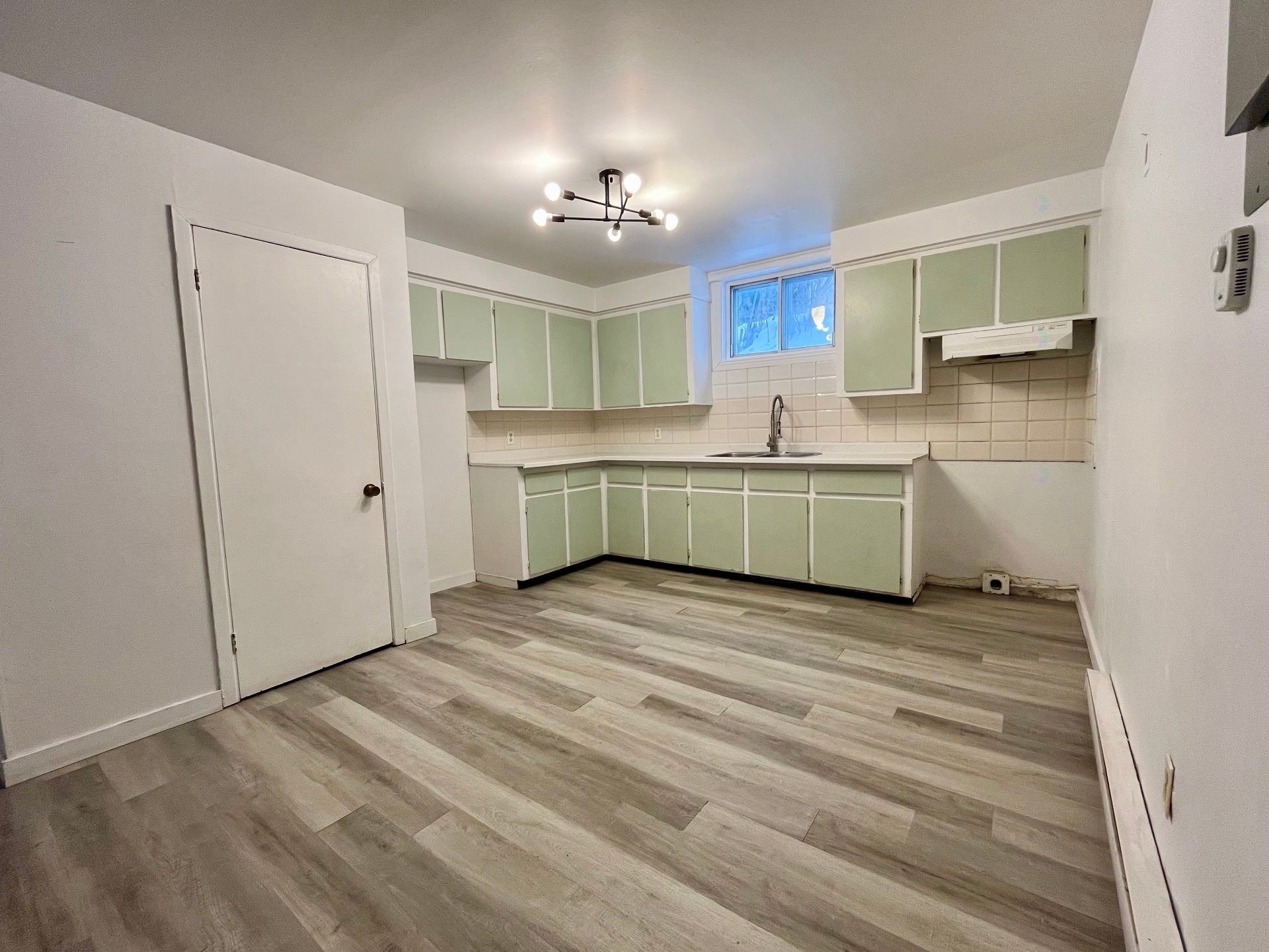 









5742


Av. Auteuil

, 5,
Brossard,




QC
J4Z1M7

