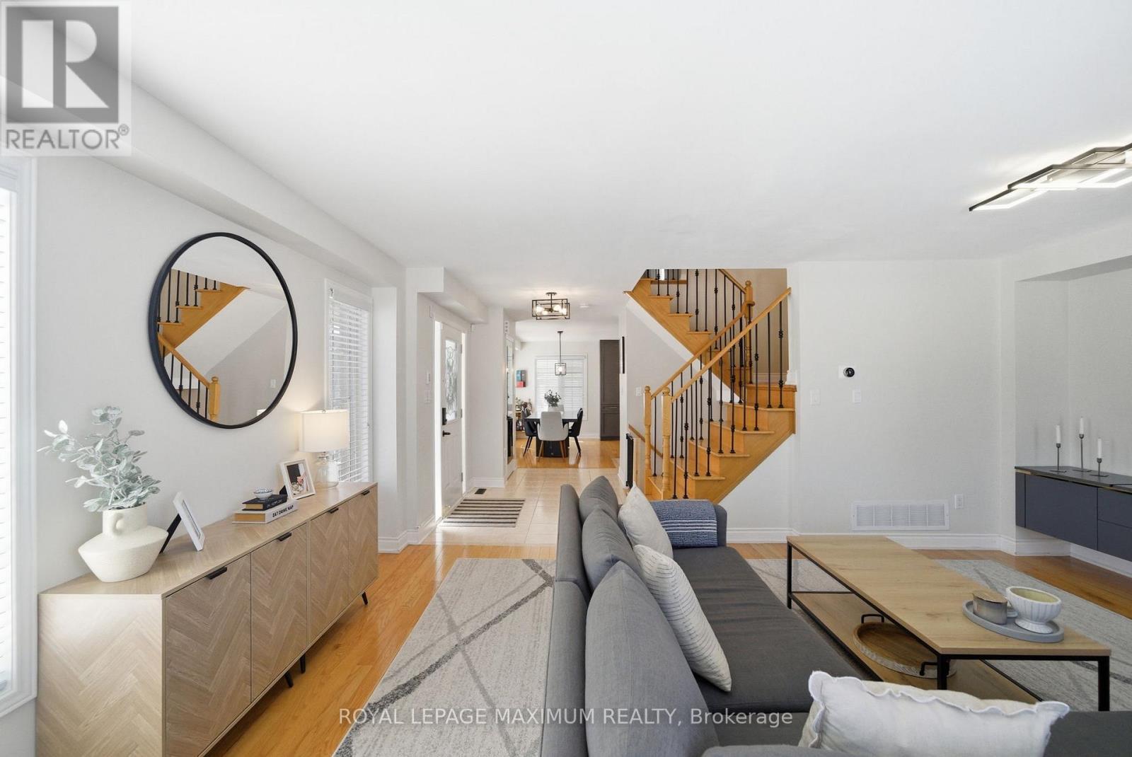 












2 CASTLE PARK BOULEVARD

,
Vaughan,




Ontario
L4H1M5

