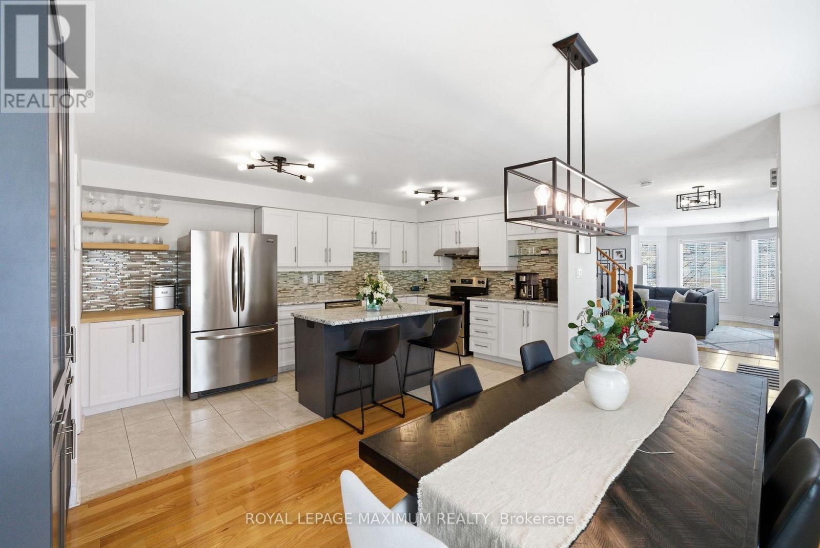 












2 CASTLE PARK BOULEVARD

,
Vaughan,




Ontario
L4H1M5

