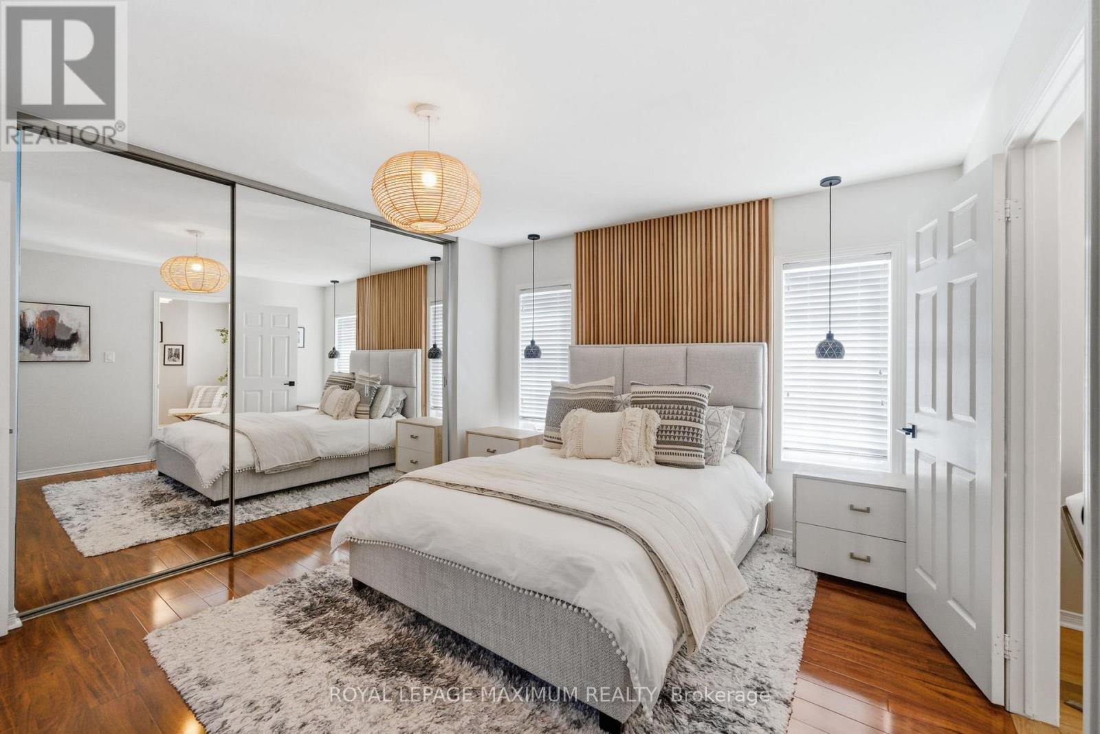 












2 CASTLE PARK BOULEVARD

,
Vaughan,




Ontario
L4H1M5

