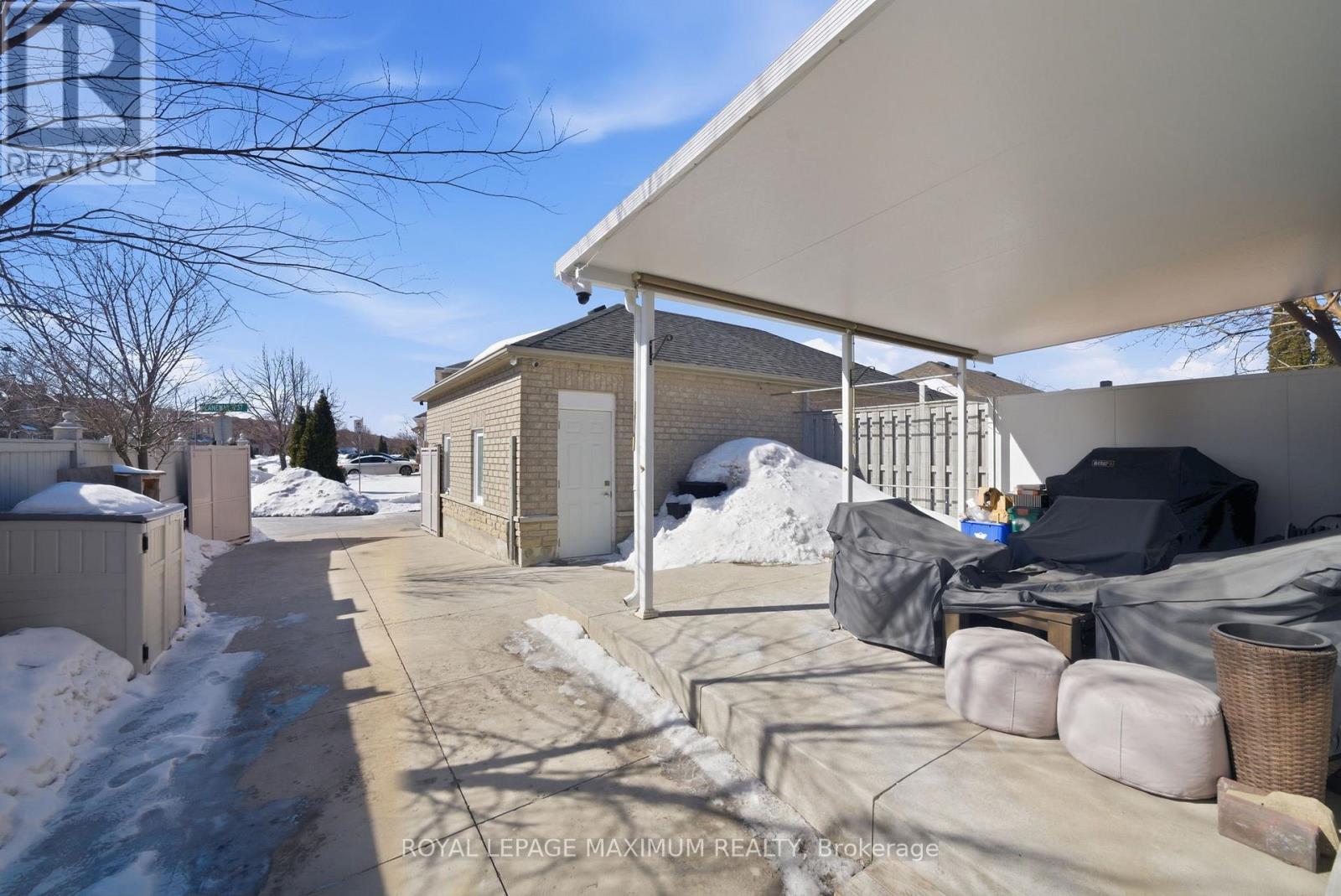 












2 CASTLE PARK BOULEVARD

,
Vaughan,




Ontario
L4H1M5

