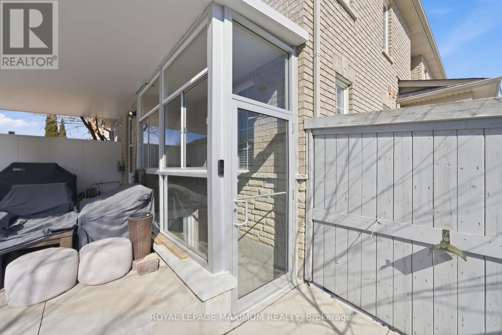












2 CASTLE PARK BOULEVARD

,
Vaughan,




Ontario
L4H1M5

