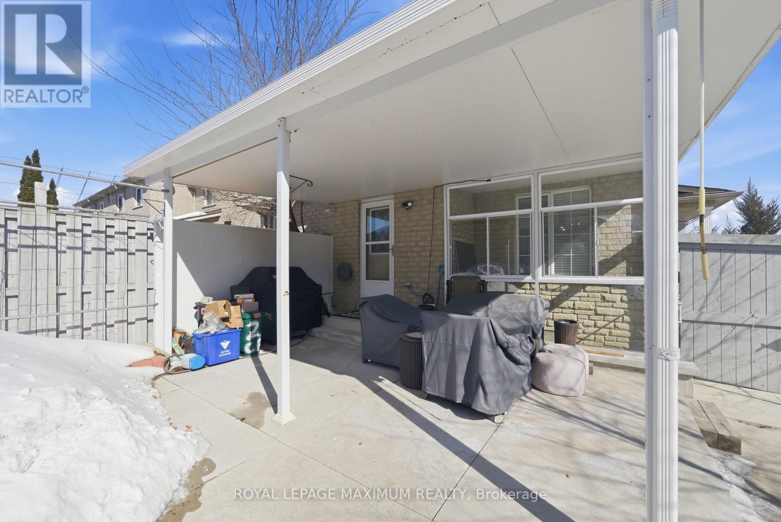 












2 CASTLE PARK BOULEVARD

,
Vaughan,




Ontario
L4H1M5

